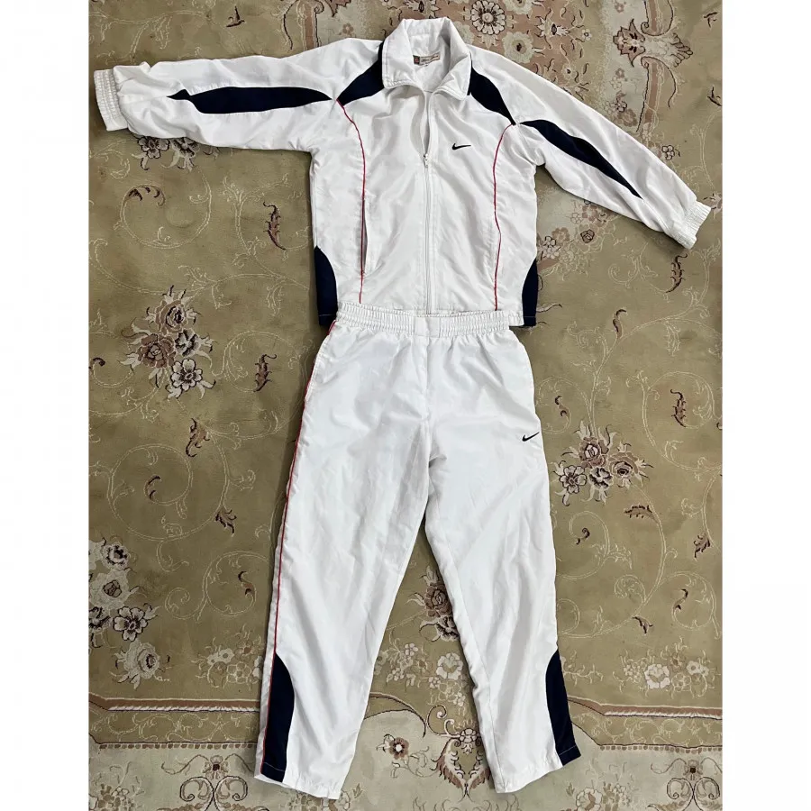 گرمکن و ست ورزشی