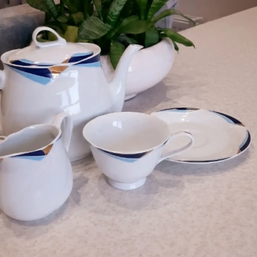 سرویس کامل صبحانه خوری