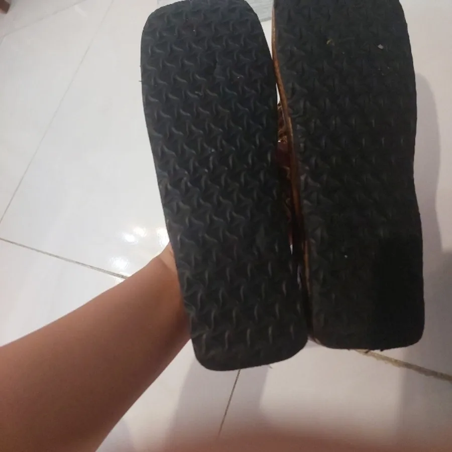 دمپایی چوبی