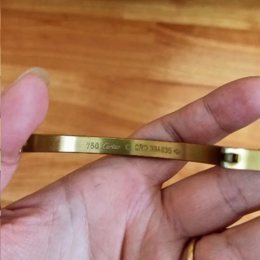 دستبند کارتیر لاو طلایی