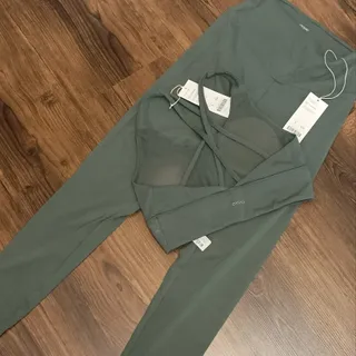 لگ و نیمتنه ورزشی اویشو