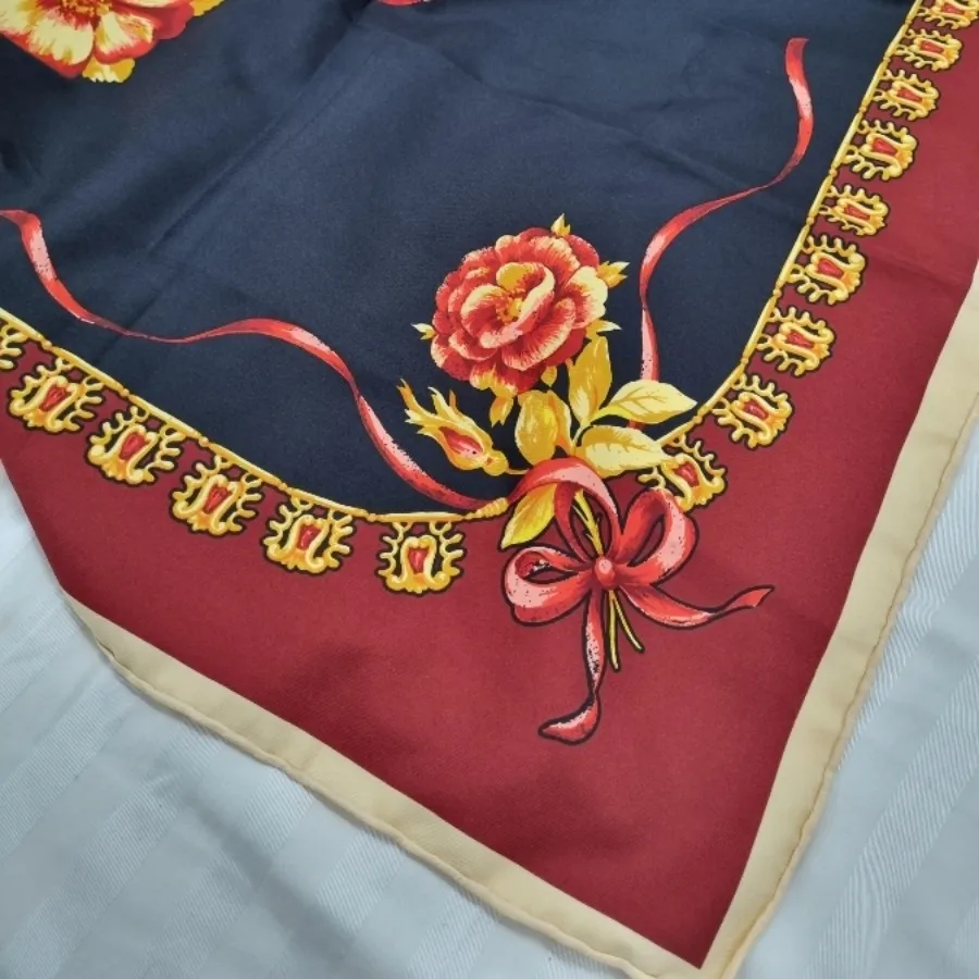 روسری ابریشم توییل