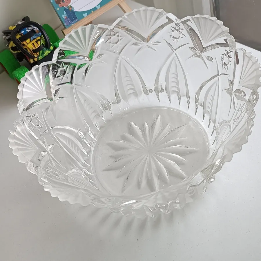 شکلات خوری آجیل خوری