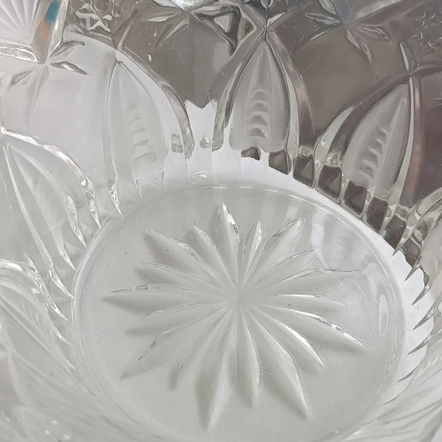 شکلات خوری آجیل خوری