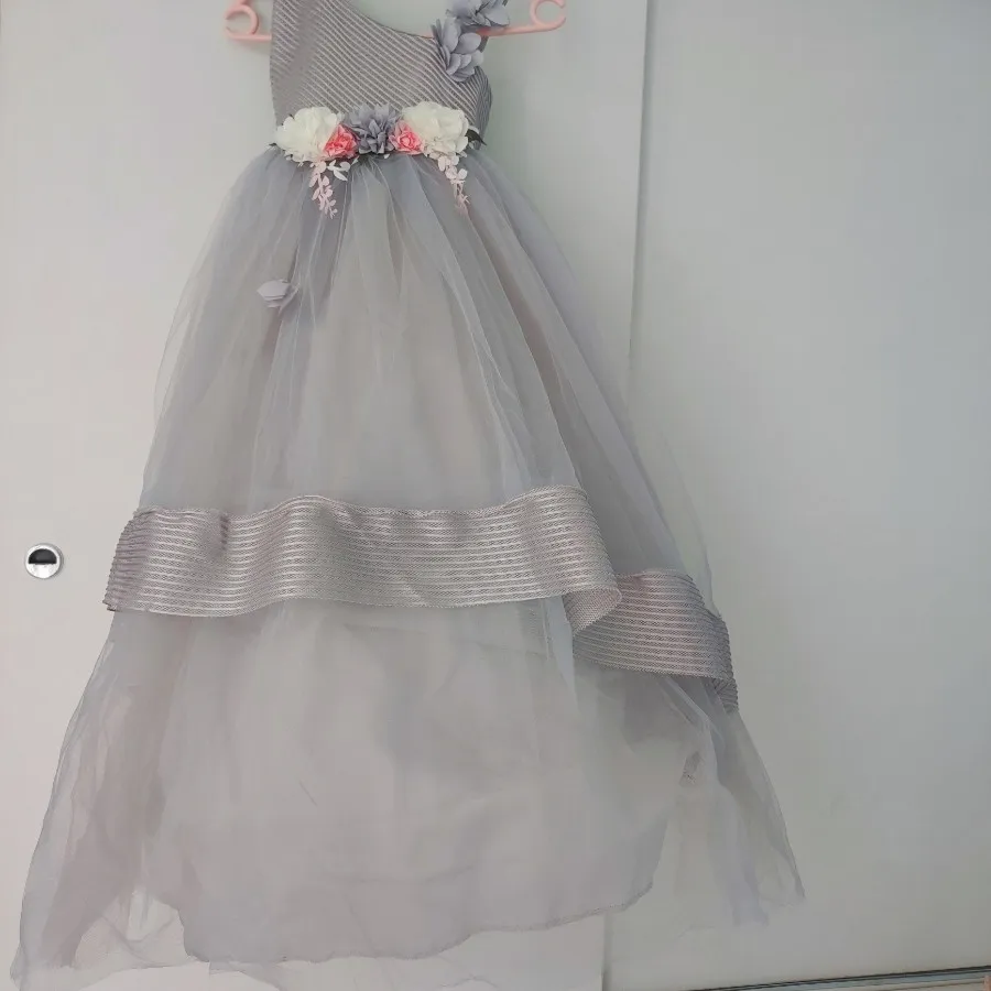 پیراهن دخترانه