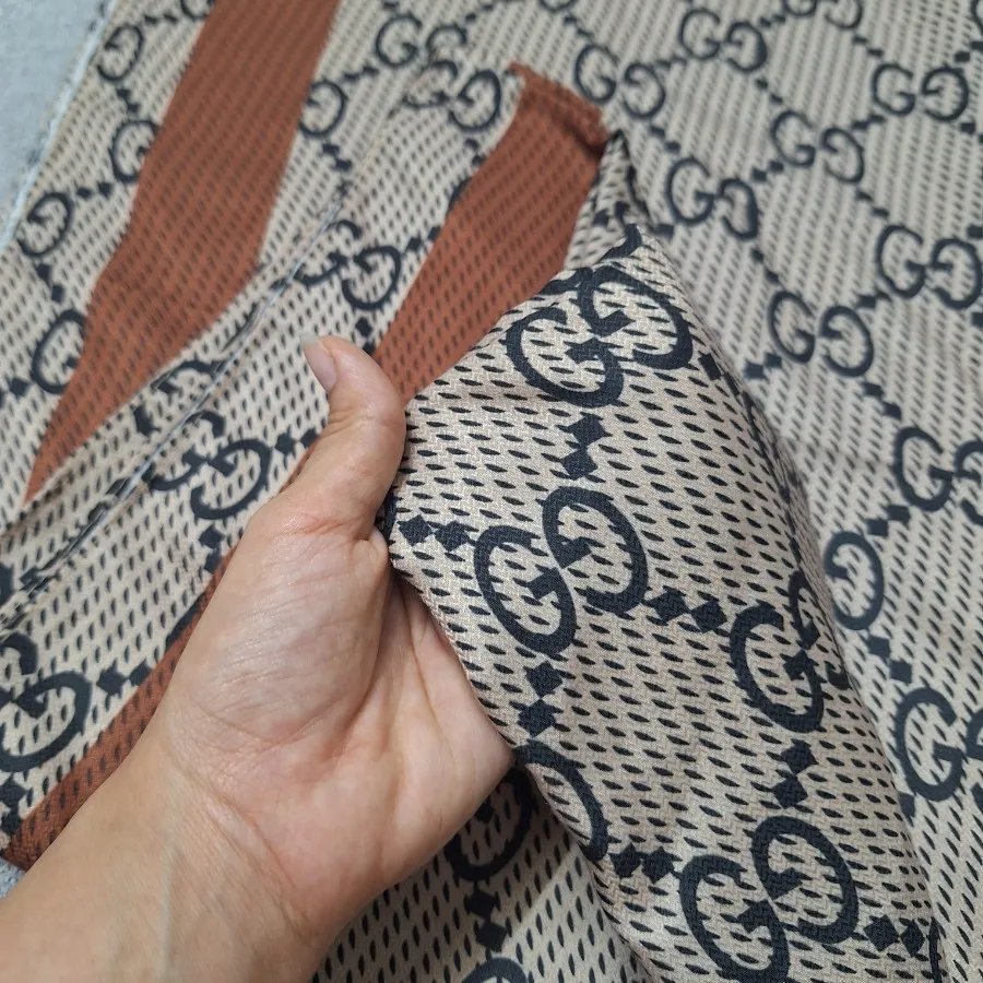 شال طرحدار گوچی