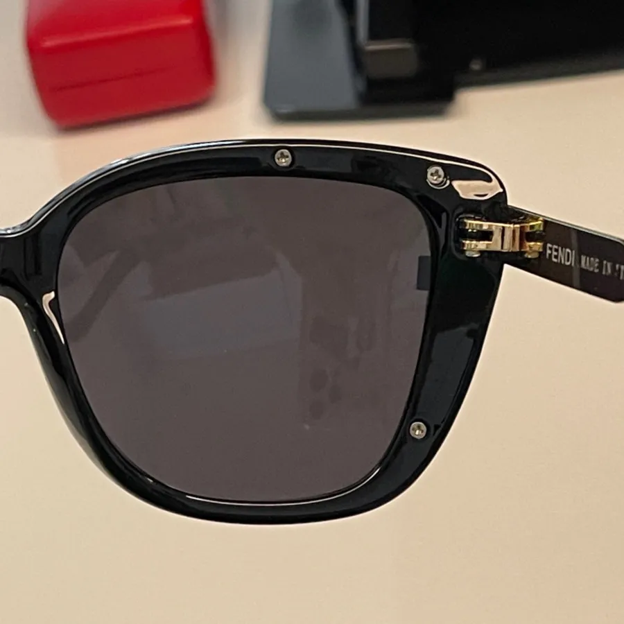 عینک برند fendi