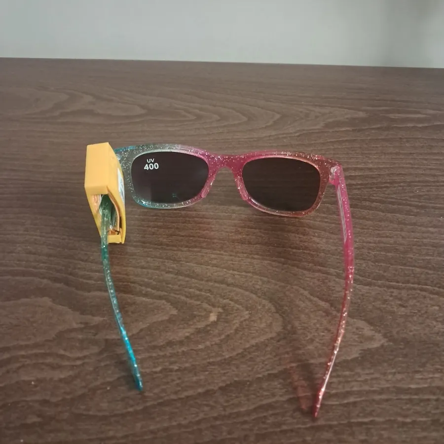 عینک آفتابی بچگانه