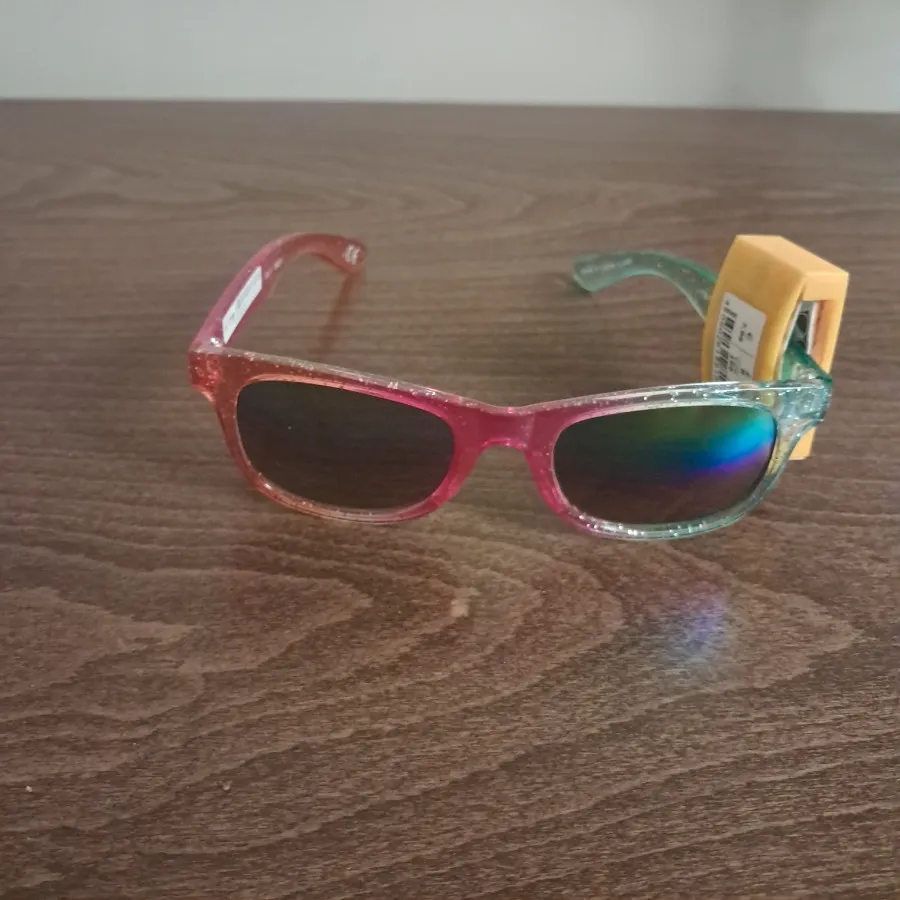 عینک آفتابی بچگانه