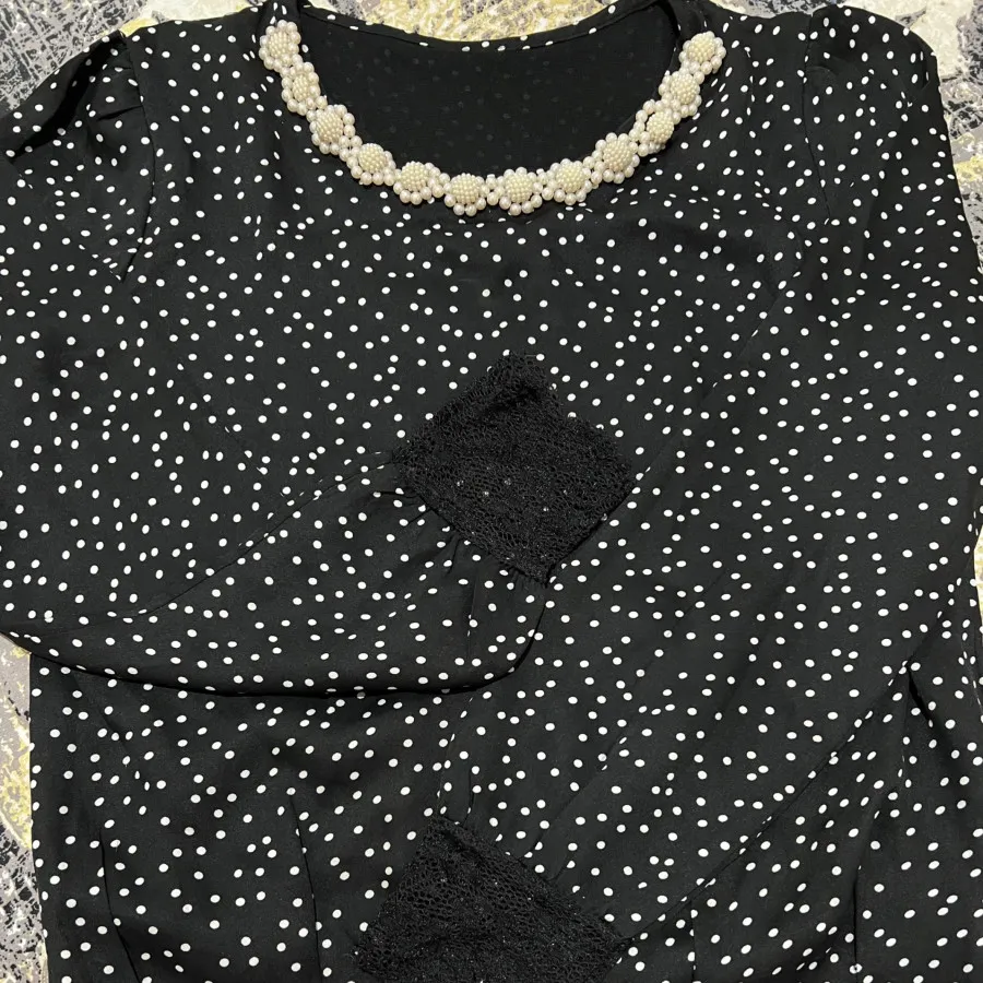 شومیز خال خالی