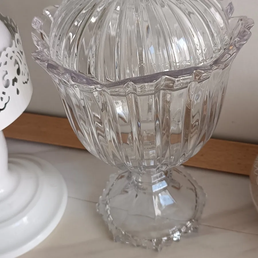 شکلات خوری آجیل خوری