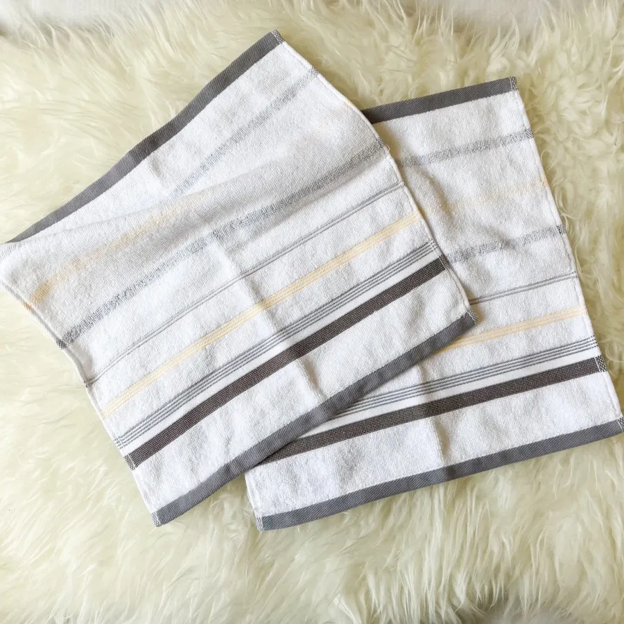 یک جفت حوله دستی