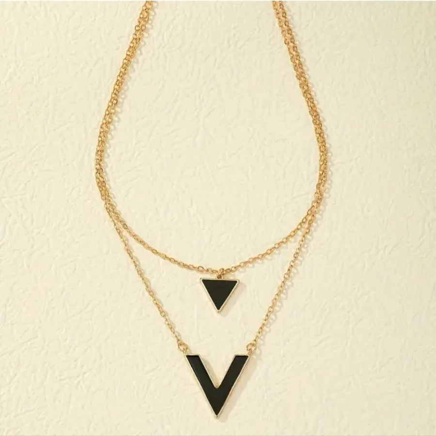 گردنبند مشکی و طلایی