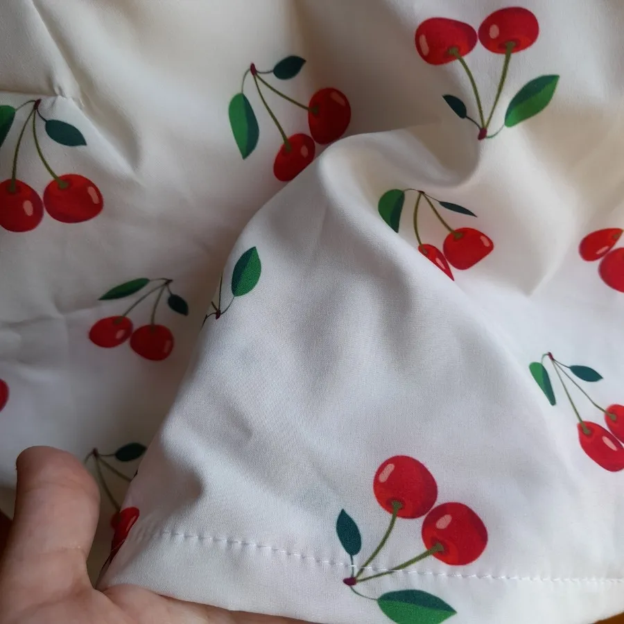 کراپ تاپ چری