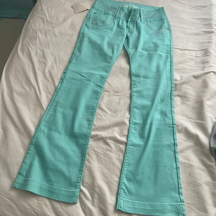 شلوار کتونی نگین دار