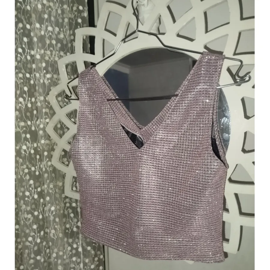 نیم تنه صورتی