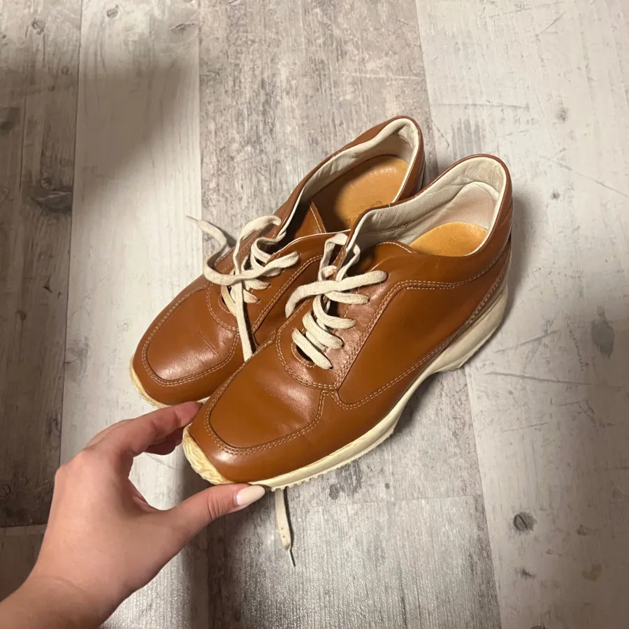 کفش ایتالیایی عسلی