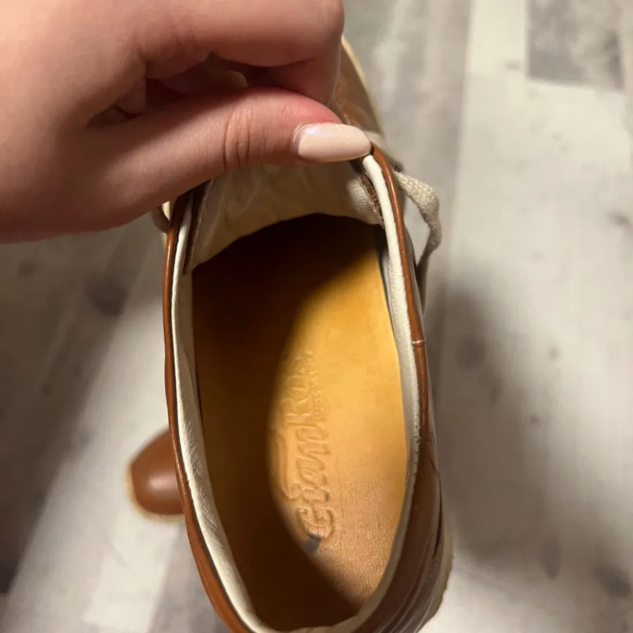 کفش ایتالیایی عسلی