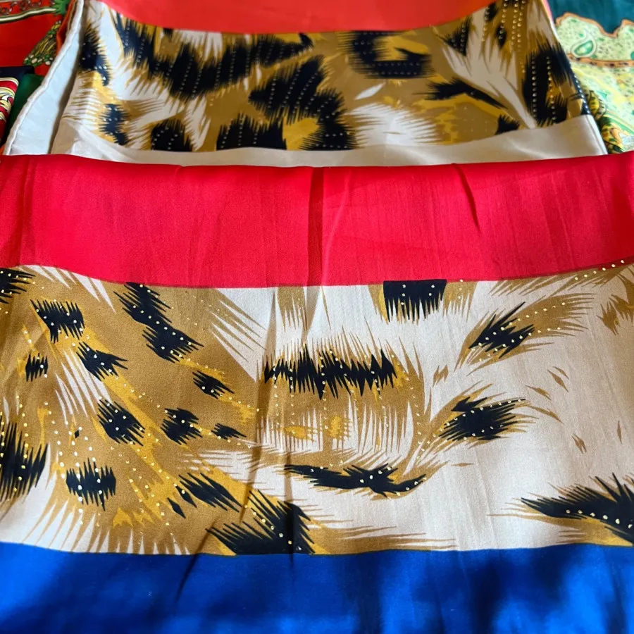 روسری ساتن حاشیه پلنگی