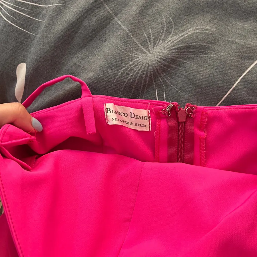 پیرهن سرخابی