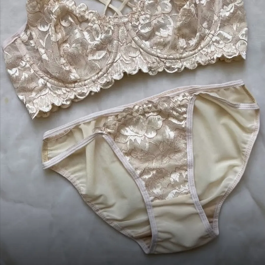 ست شورت سوتین