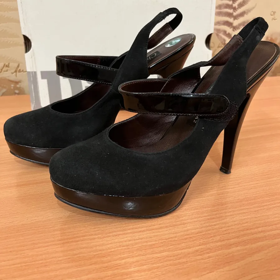 کفش پاشنه بلند مشکی