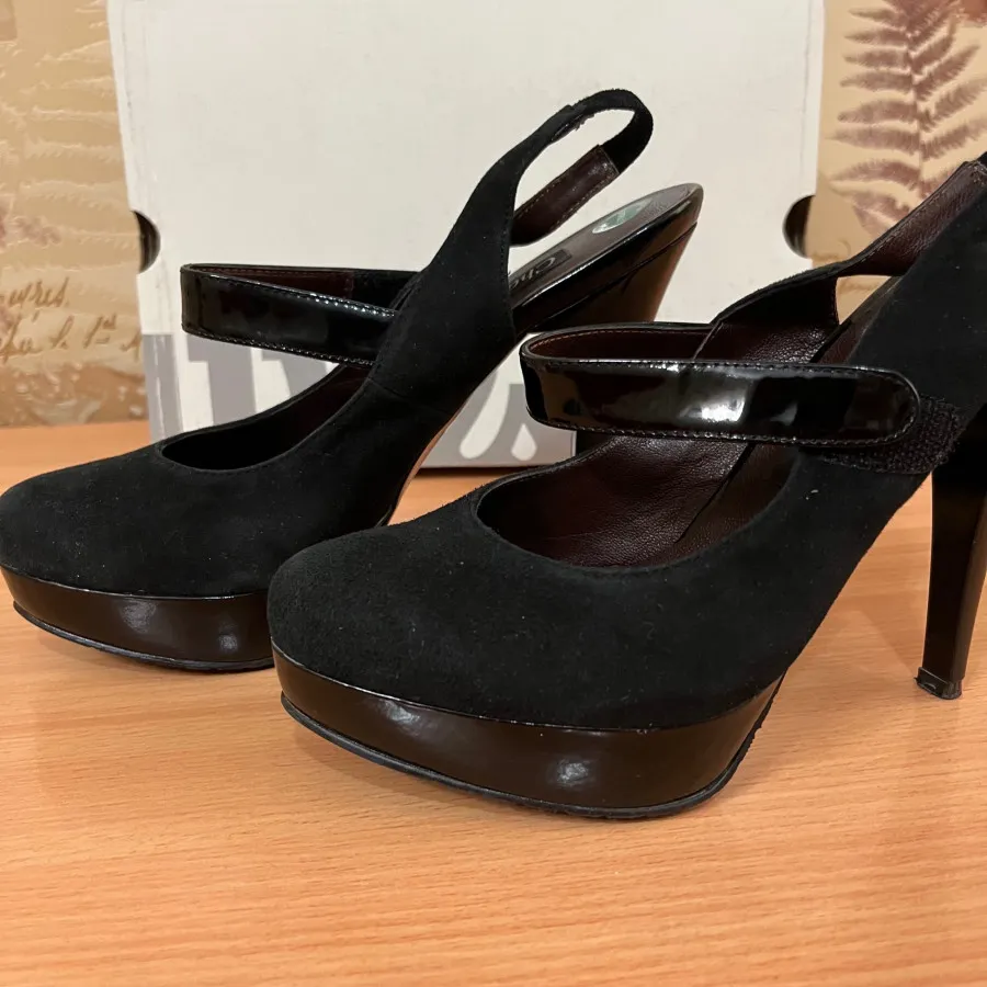 کفش پاشنه بلند مشکی