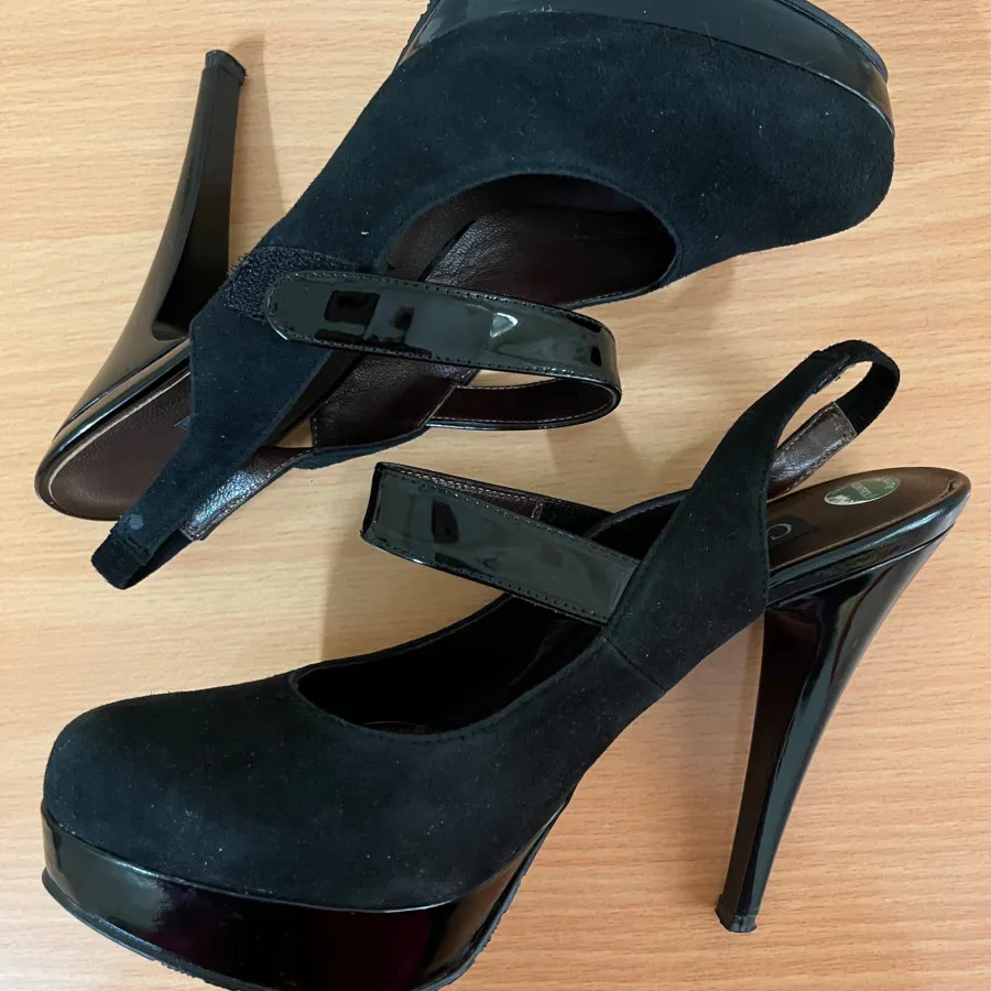 کفش پاشنه بلند مشکی