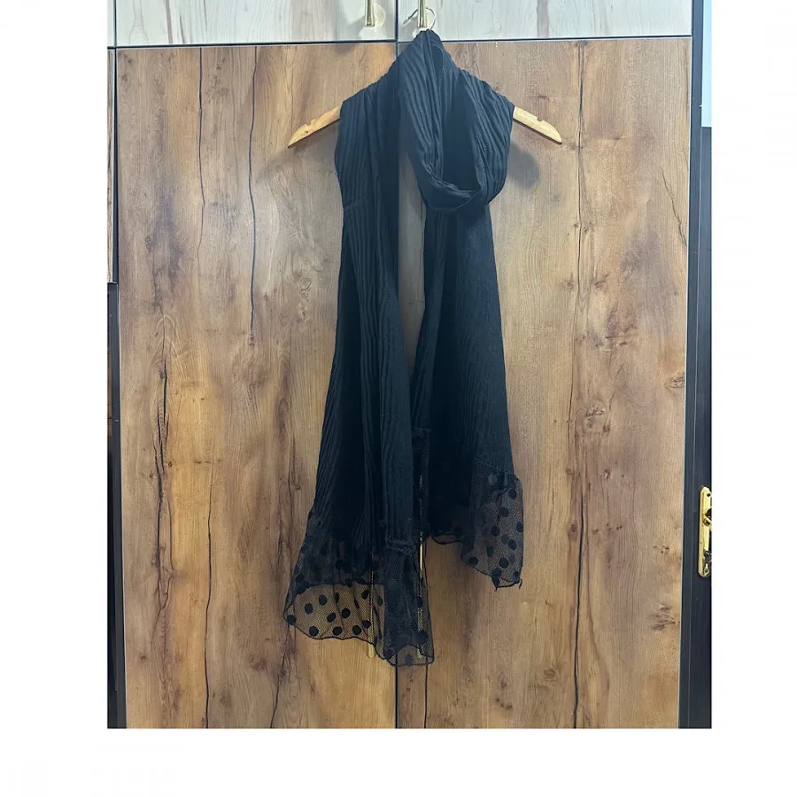 شال مشکی توری پلیسه دار