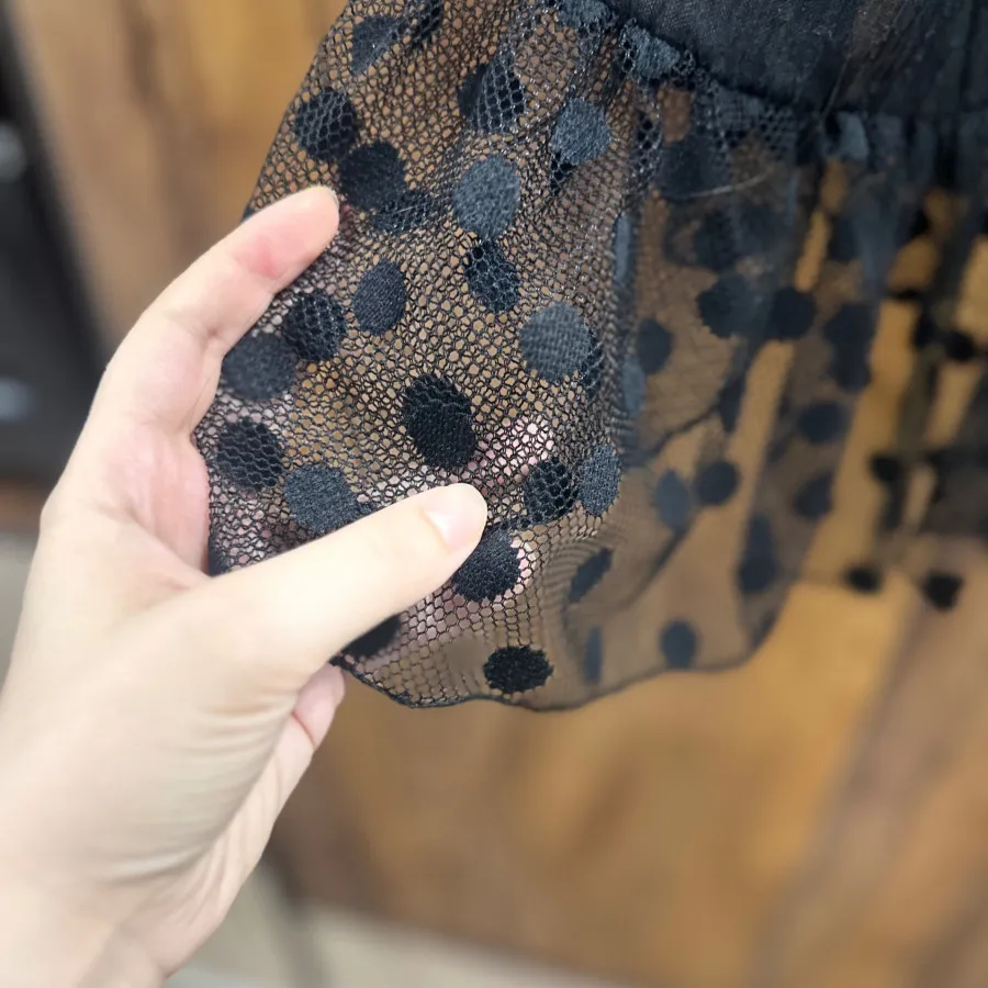 شال مشکی توری پلیسه دار