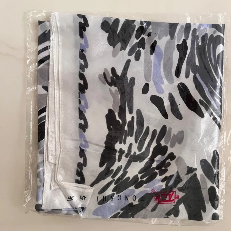 مینی اسکارف ساتن