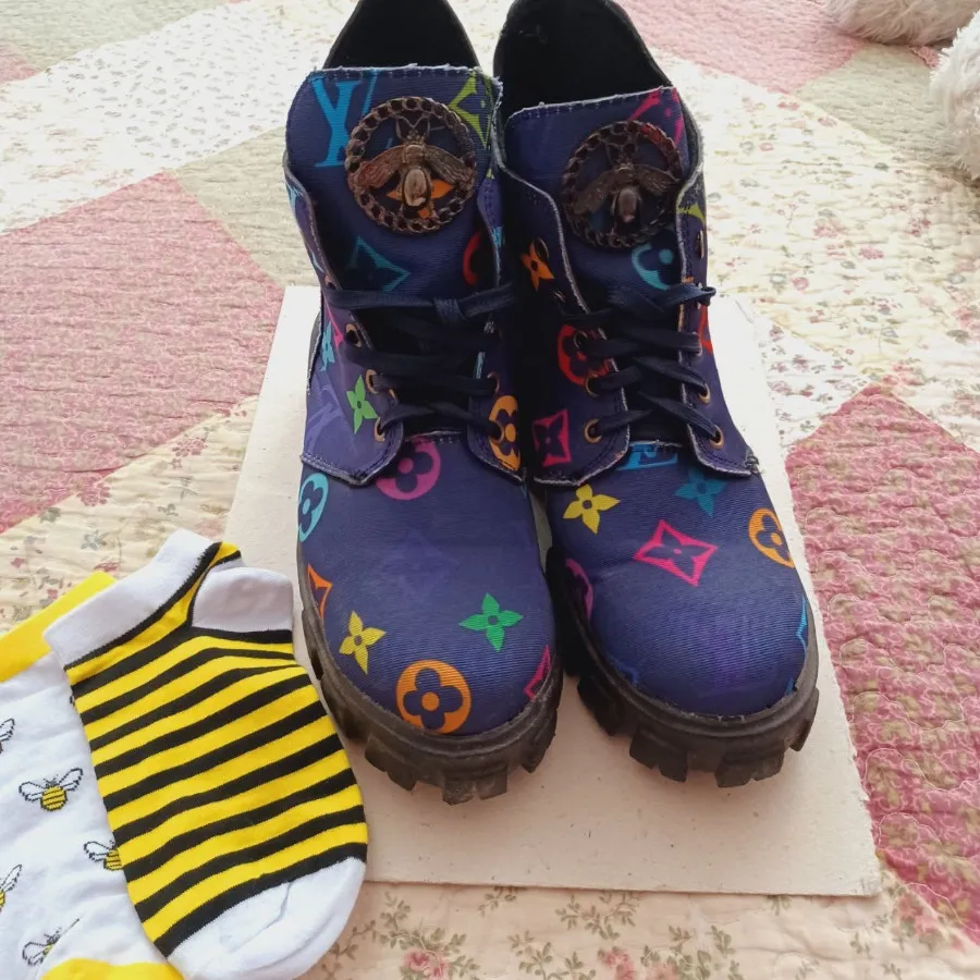 نیم بوت طرح دار