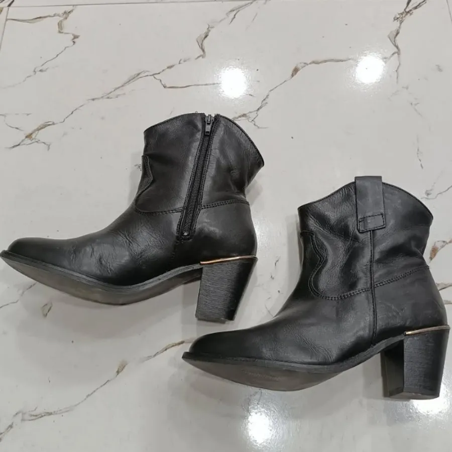 بوت زنانه اورجینال