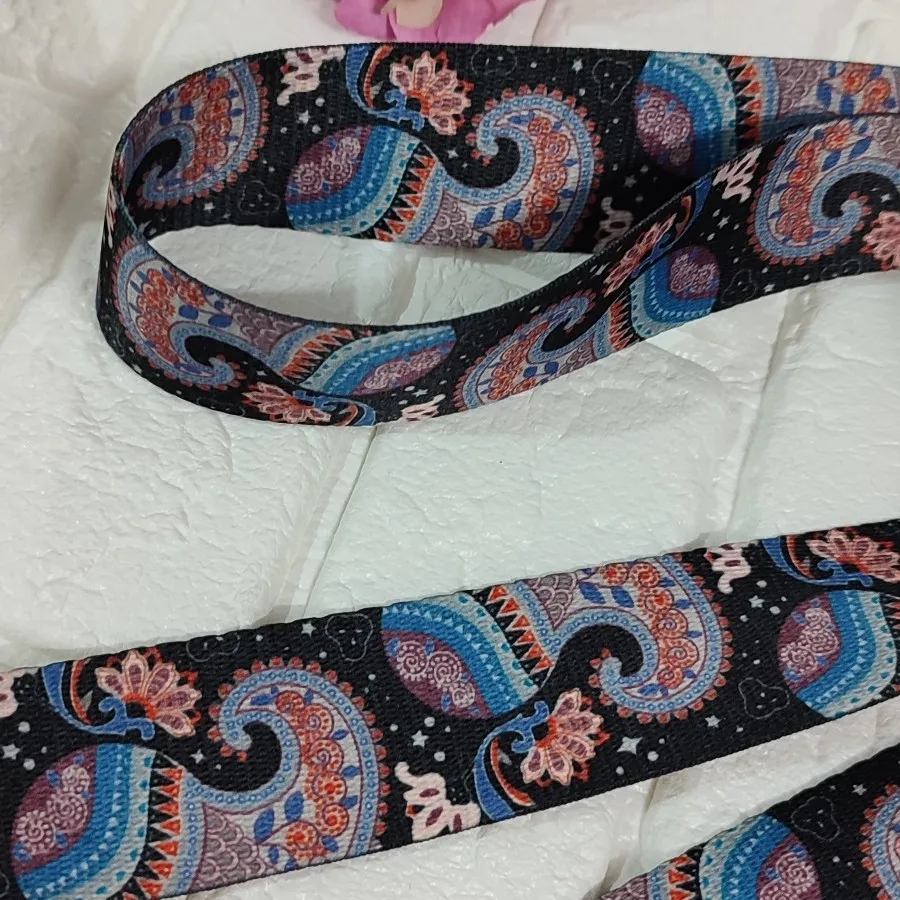 بند برزنتی طرحدار