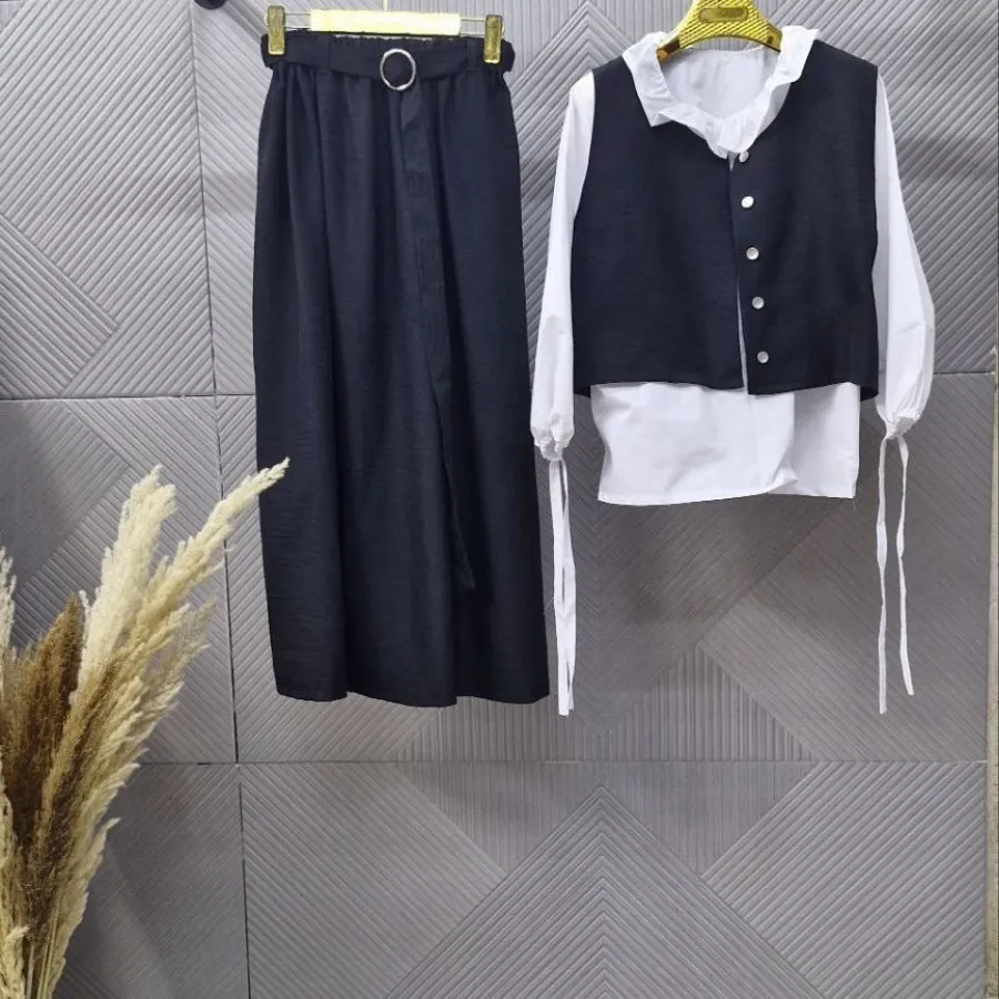 شومیزوجلیقه ودامن