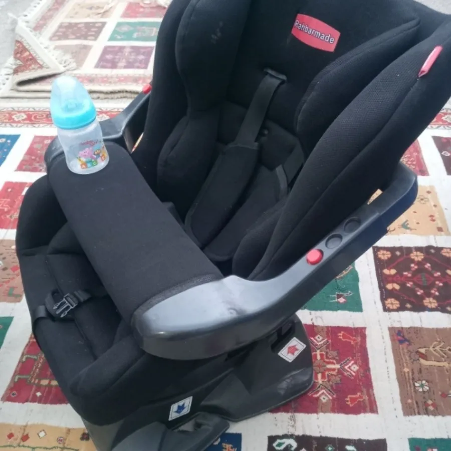 صندلی ماشین و کریر کودک