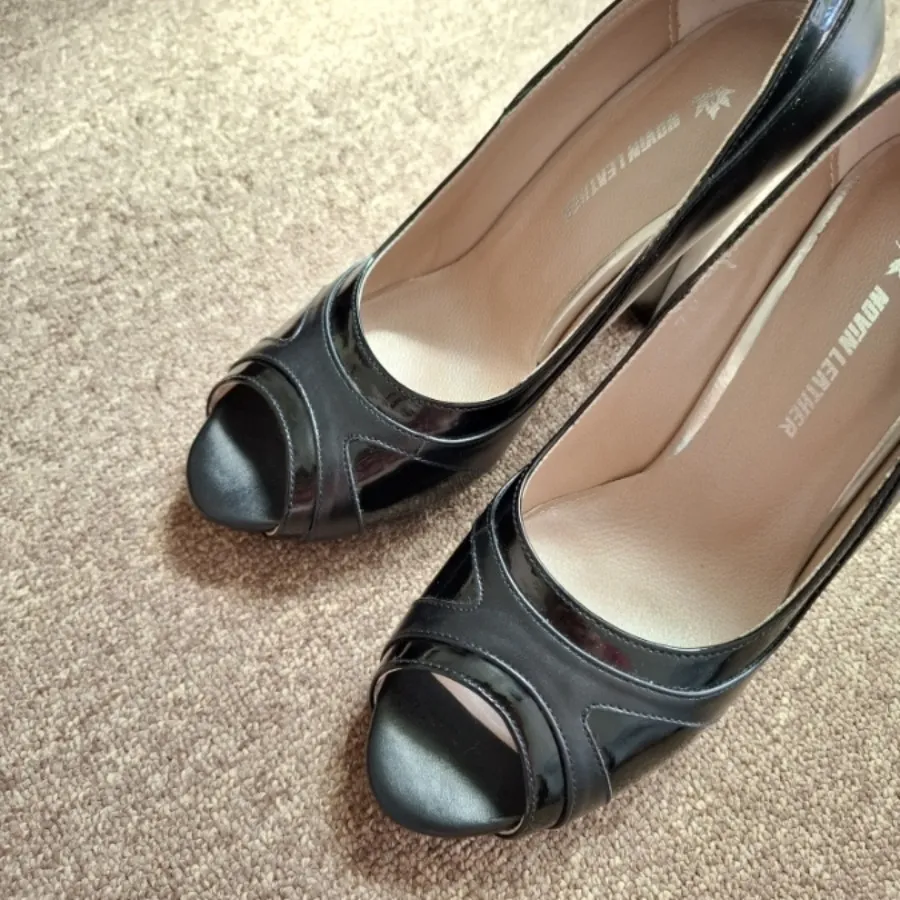 کفش نوین چرم