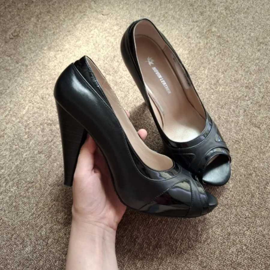 کفش نوین چرم