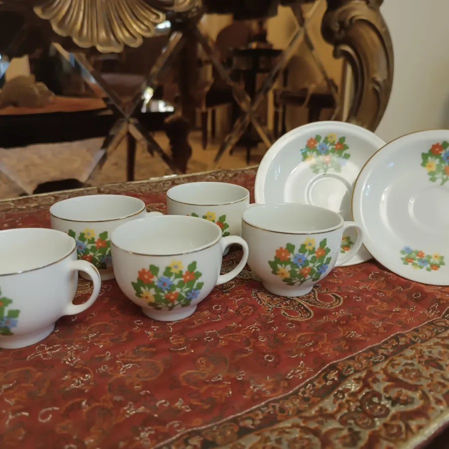 فنجان و نعلبکی قهوه خوری