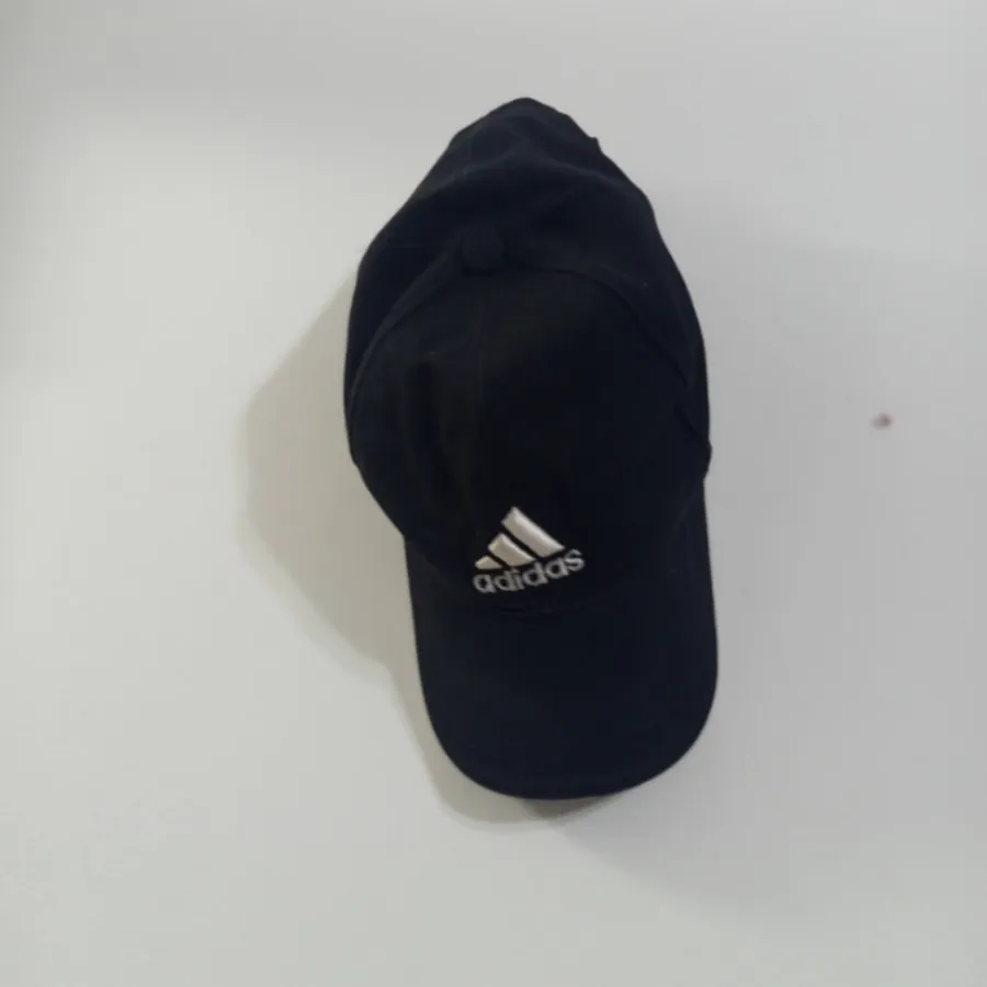 سه عدد کلاه