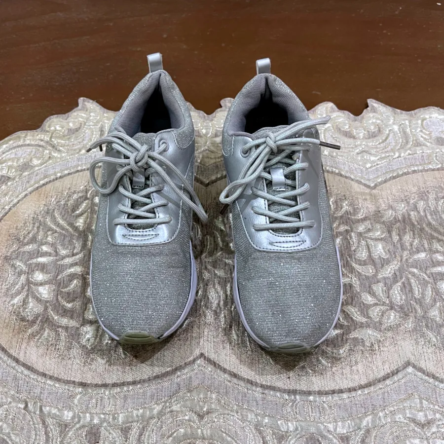 کتونی شایندار طوسی