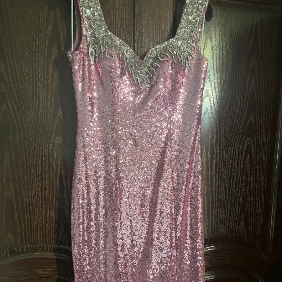 پیراهن صورتی