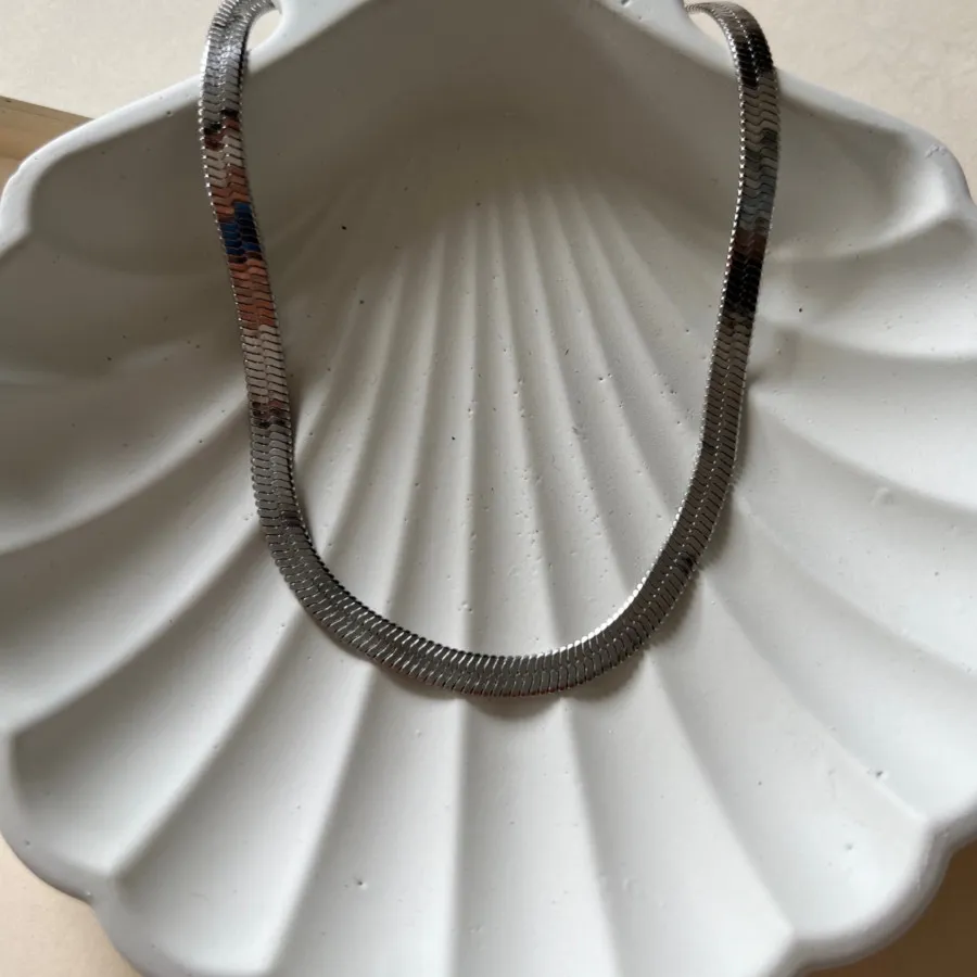 گردنبند ماری نقرهای