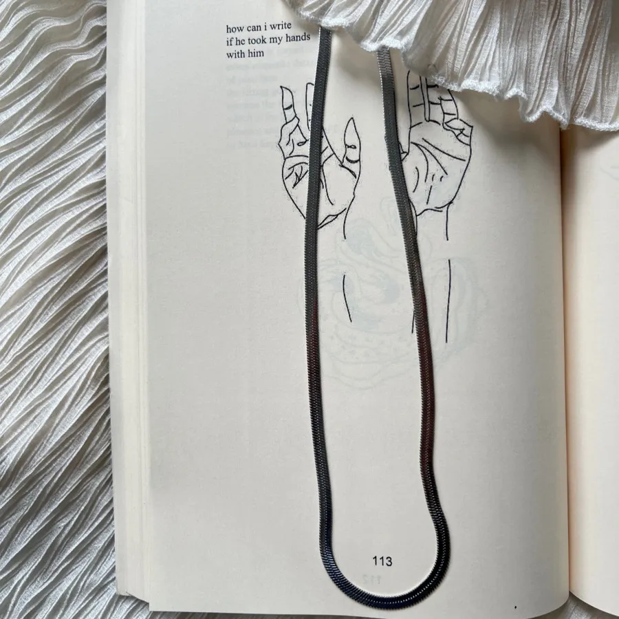 گردنبند ماری نقرهای