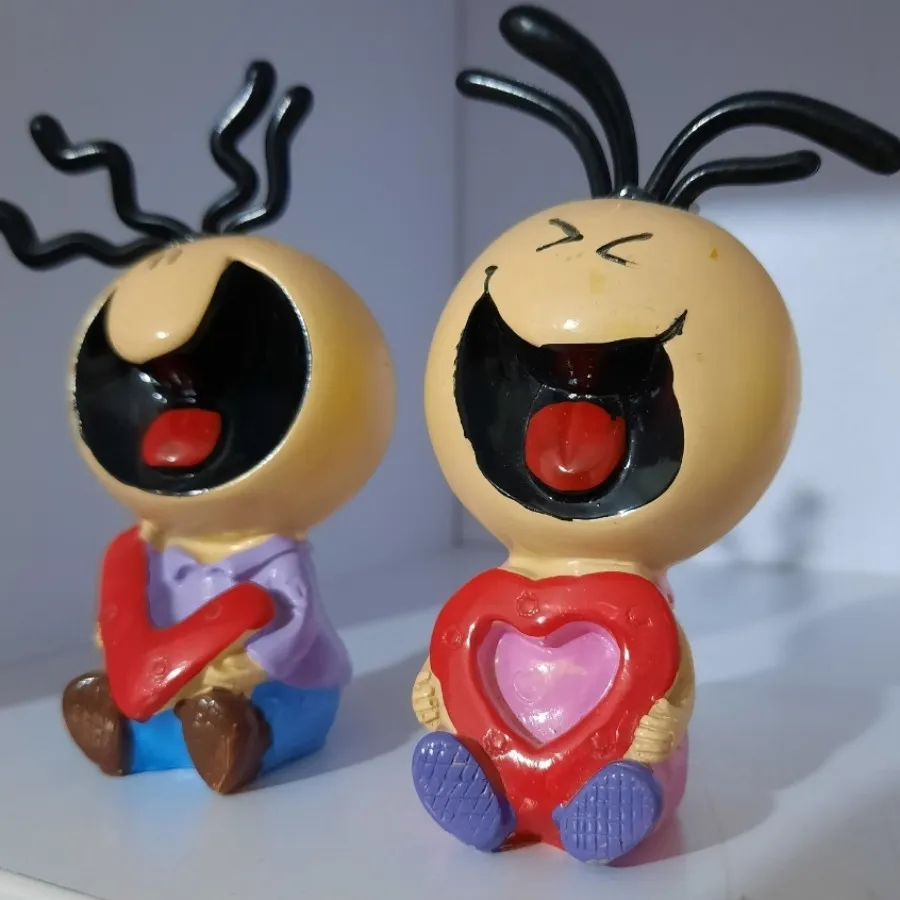 مجسمه های چوبی Love