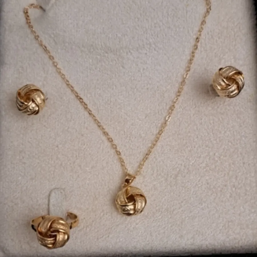 ست گردنبند وانگشتروگوشوار