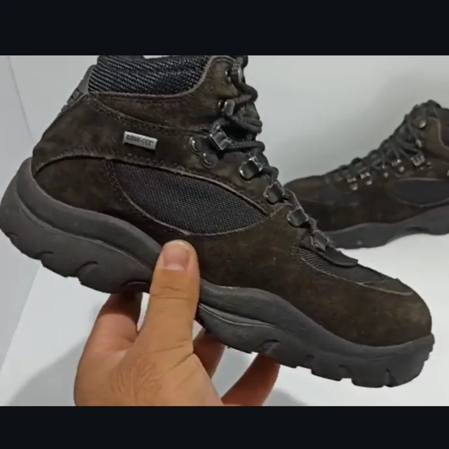 کفش کوهنوردی