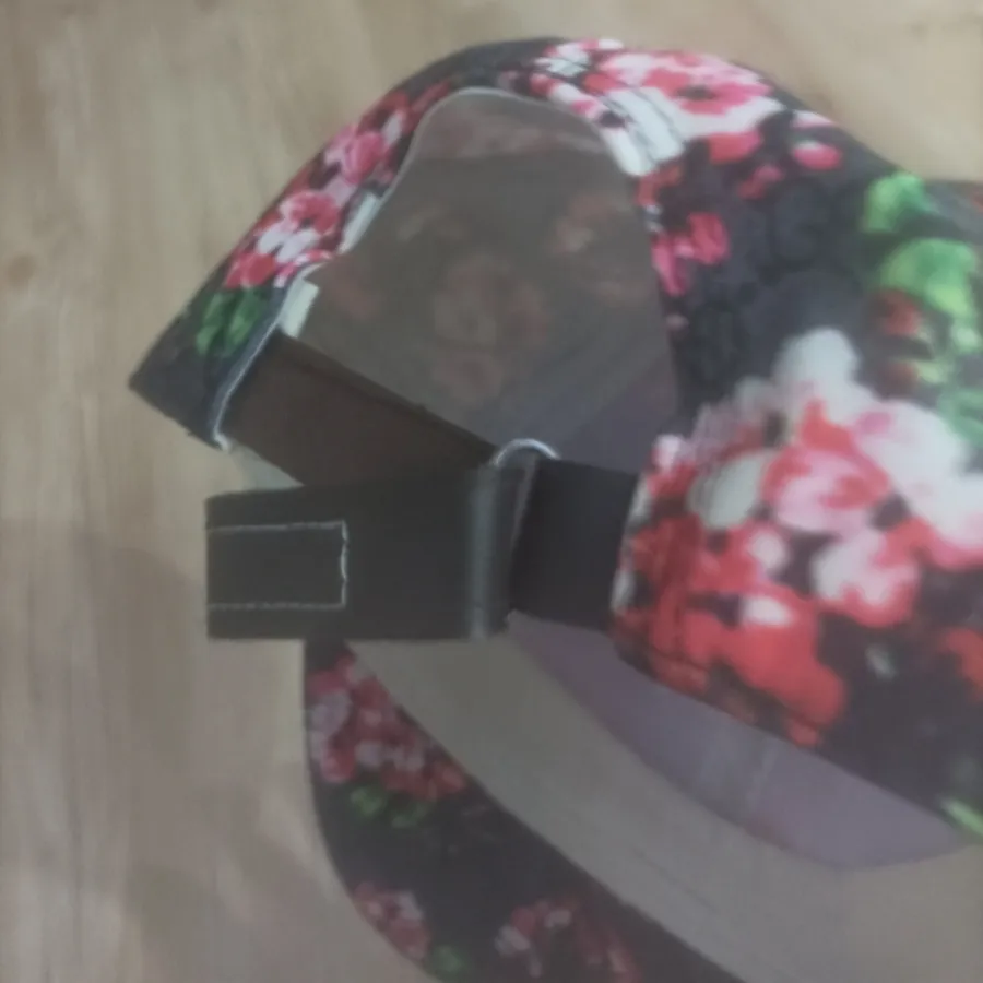 کلاه لبه دار