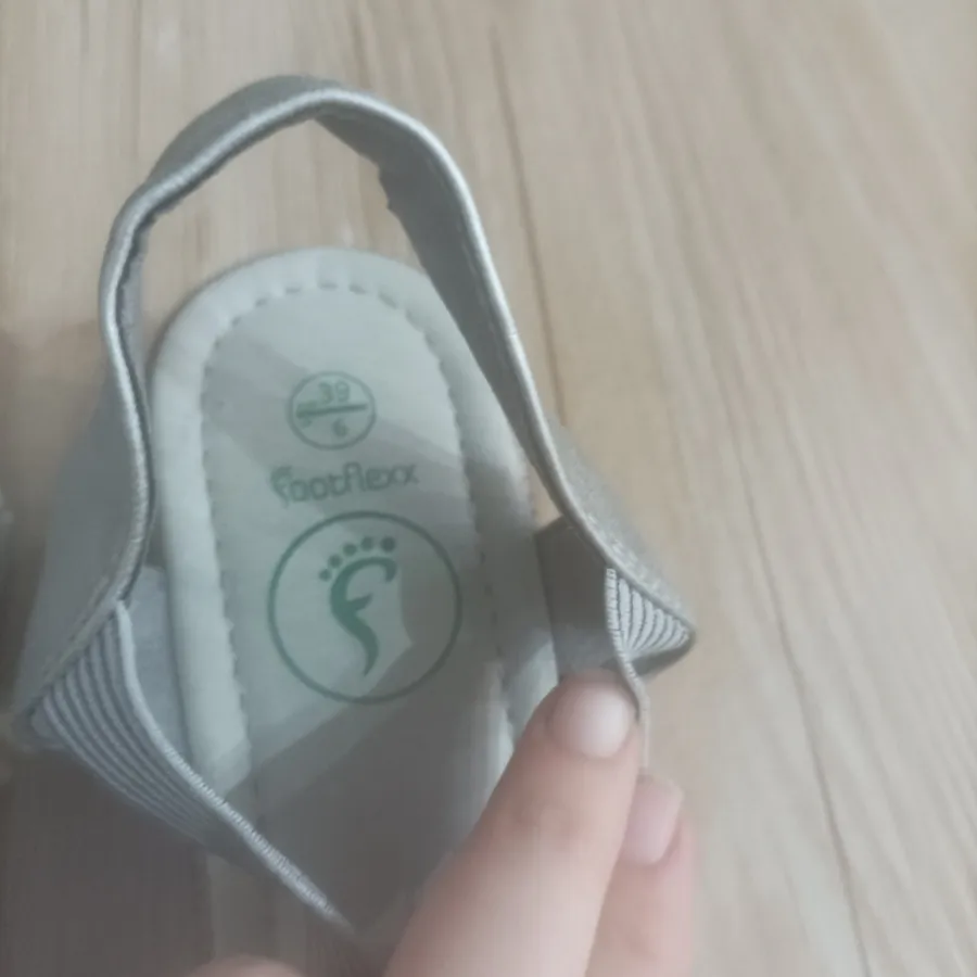 کفش فوتفلکس