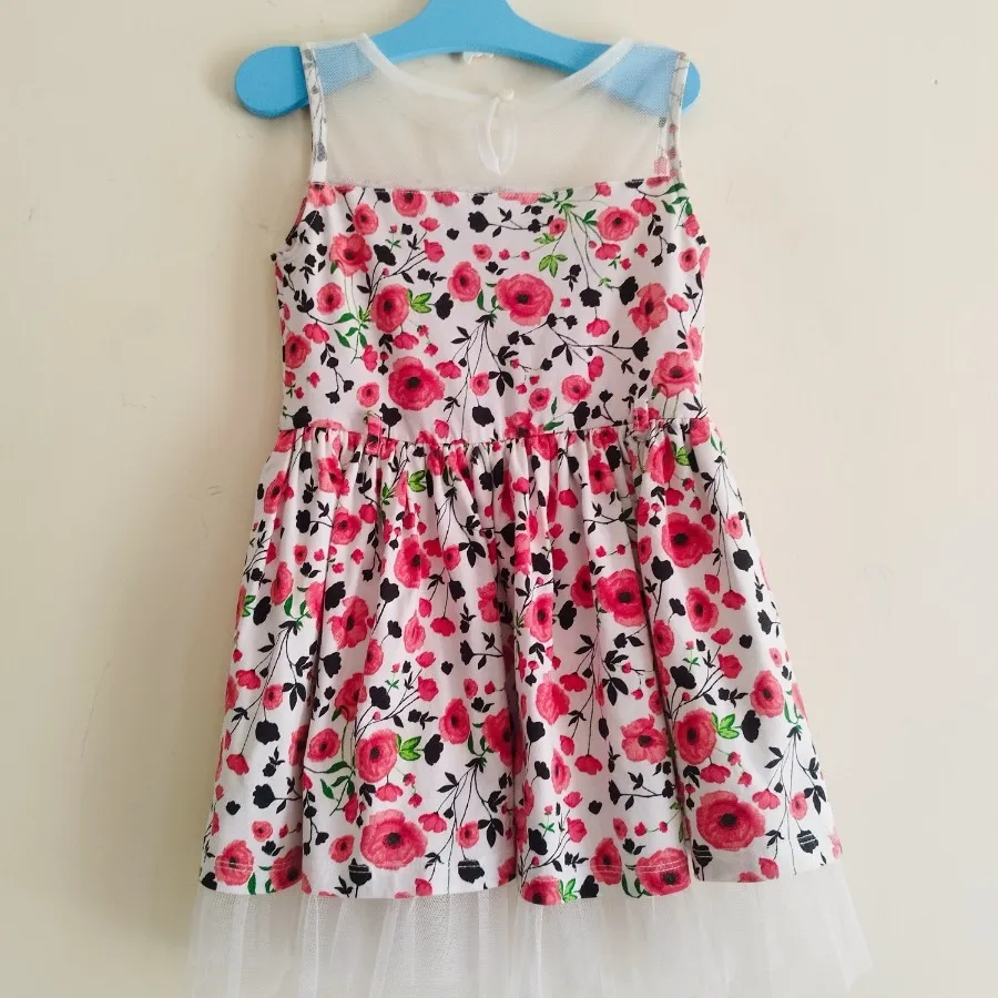 پیراهن دخترانه